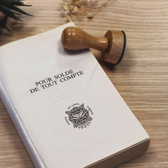 Ex-libris stamp: eye in pink